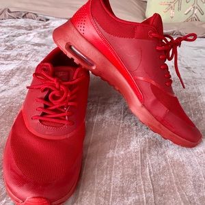 Nike Triple Red Airmax Thea